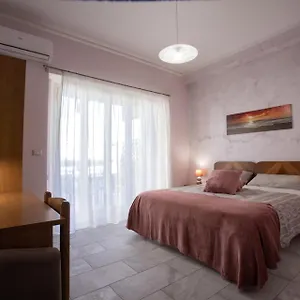 Etna Sea House Bed & Breakfast CTA