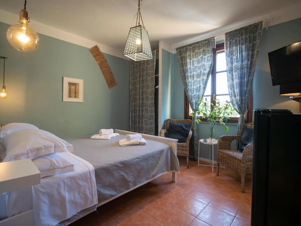 Locanda Dei Sette Limoni - Camere E Residence Vada Aparthotel
