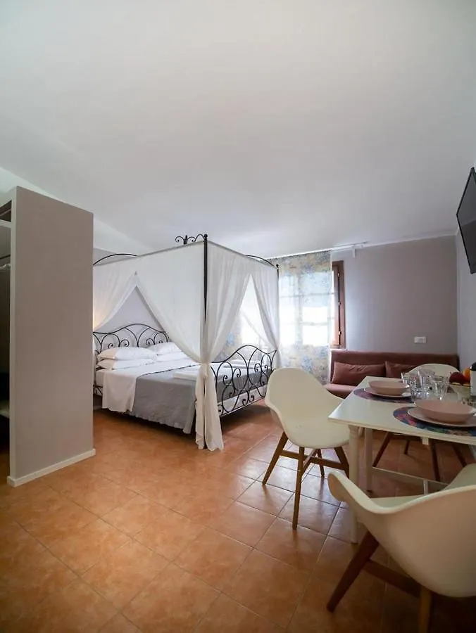Locanda Dei Sette Limoni - Camere E Residence Vada Aparthotel