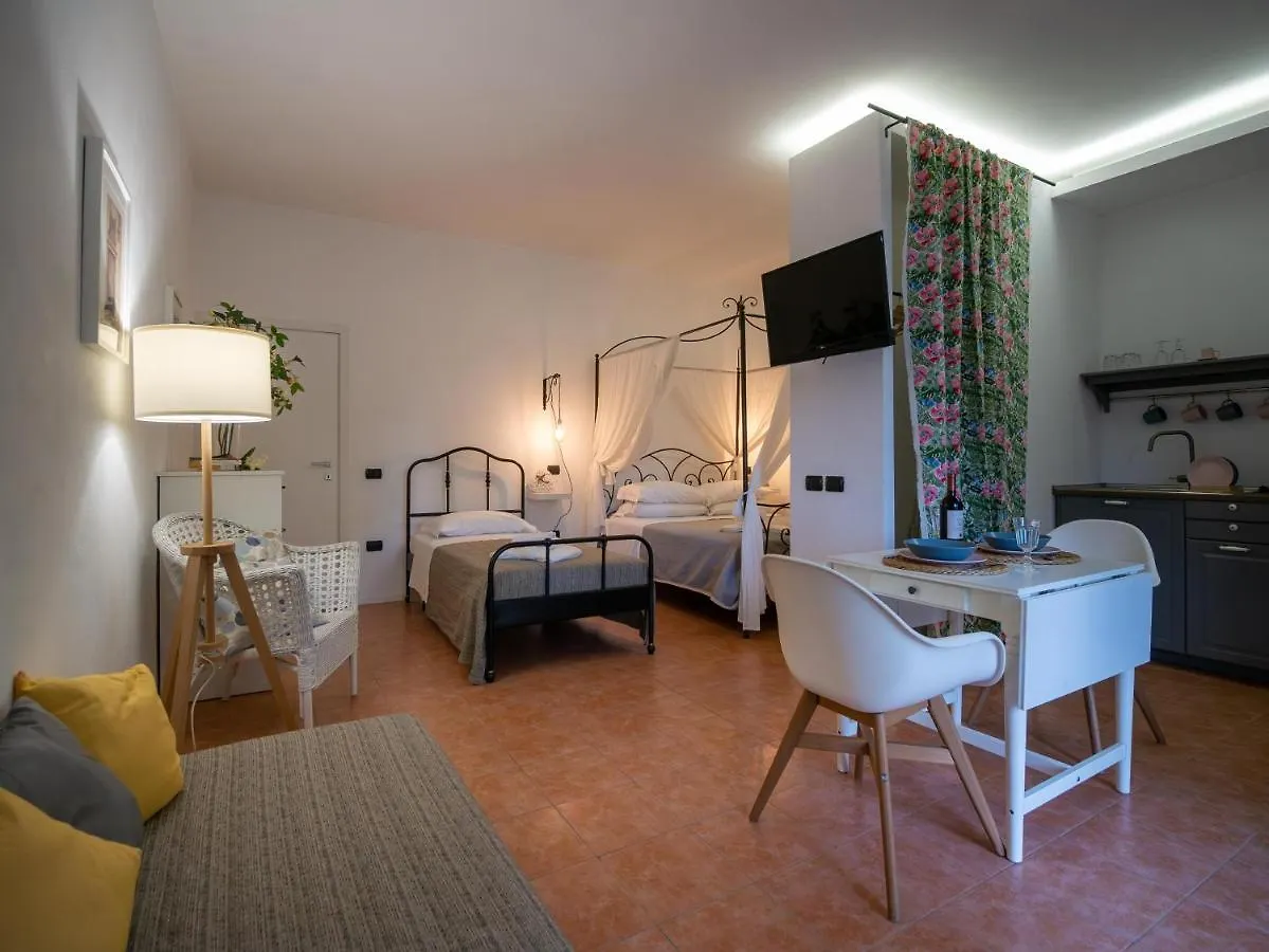 Aparthotel Locanda Dei Sette Limoni - Camere E Residence Vada